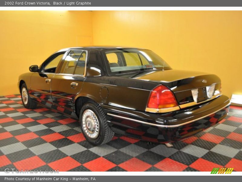 Black / Light Graphite 2002 Ford Crown Victoria