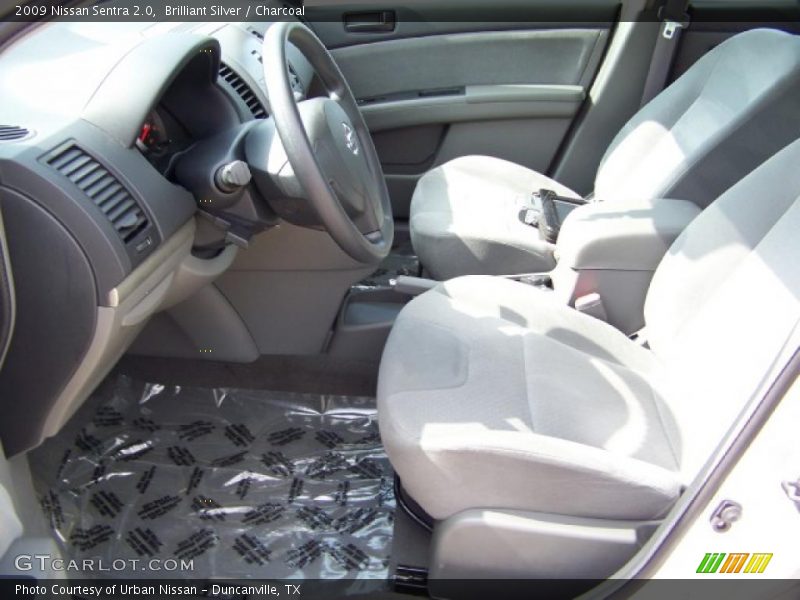Brilliant Silver / Charcoal 2009 Nissan Sentra 2.0