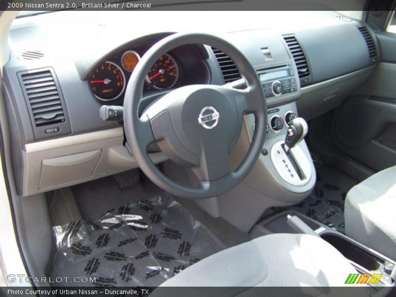 Brilliant Silver / Charcoal 2009 Nissan Sentra 2.0
