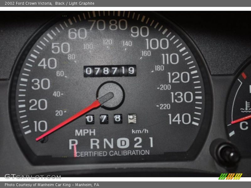 Black / Light Graphite 2002 Ford Crown Victoria