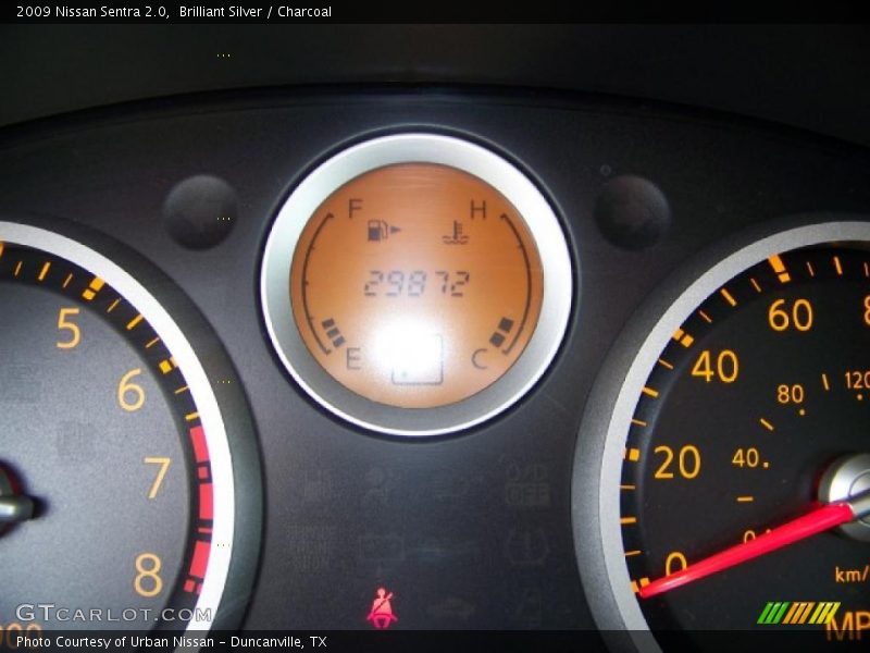 Brilliant Silver / Charcoal 2009 Nissan Sentra 2.0