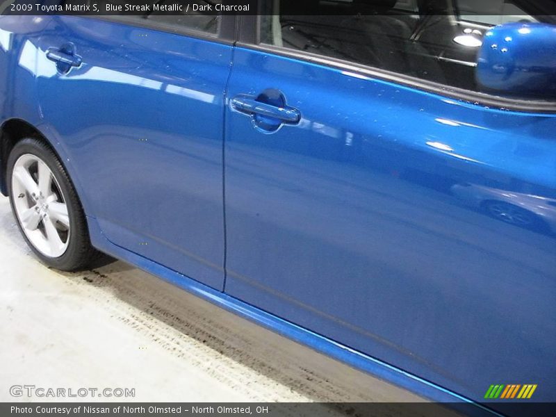 Blue Streak Metallic / Dark Charcoal 2009 Toyota Matrix S