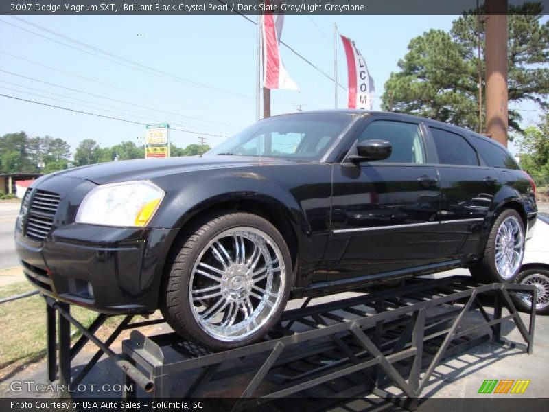 Brilliant Black Crystal Pearl / Dark Slate Gray/Light Graystone 2007 Dodge Magnum SXT