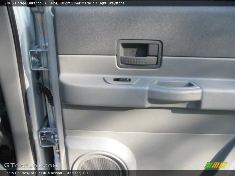 Bright Silver Metallic / Light Graystone 2006 Dodge Durango SXT 4x4