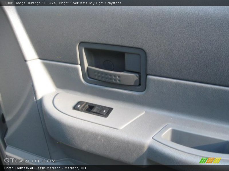 Bright Silver Metallic / Light Graystone 2006 Dodge Durango SXT 4x4