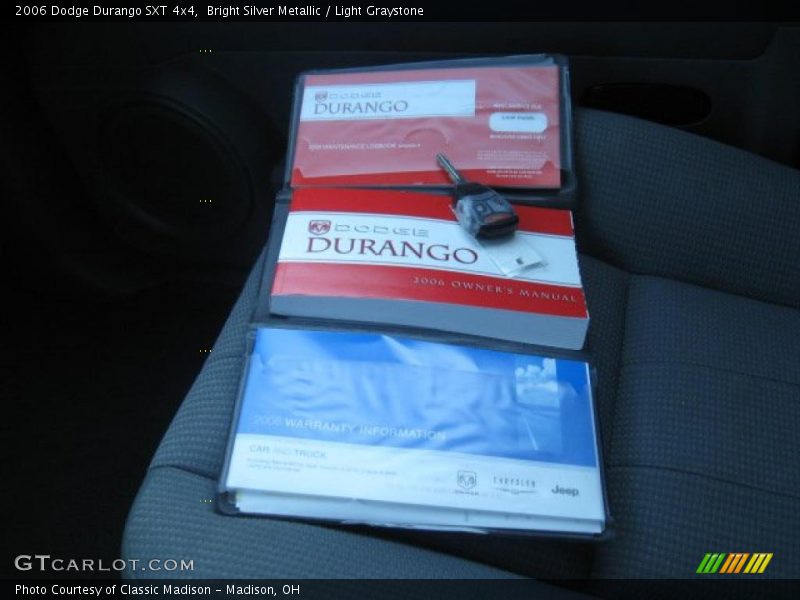 Bright Silver Metallic / Light Graystone 2006 Dodge Durango SXT 4x4