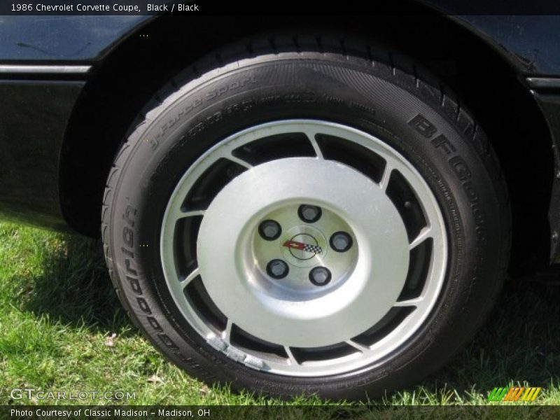 Black / Black 1986 Chevrolet Corvette Coupe