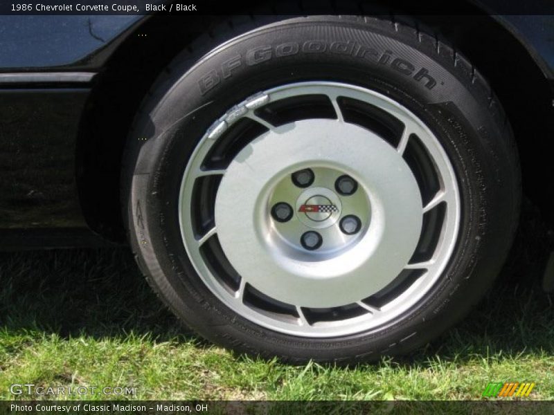Black / Black 1986 Chevrolet Corvette Coupe
