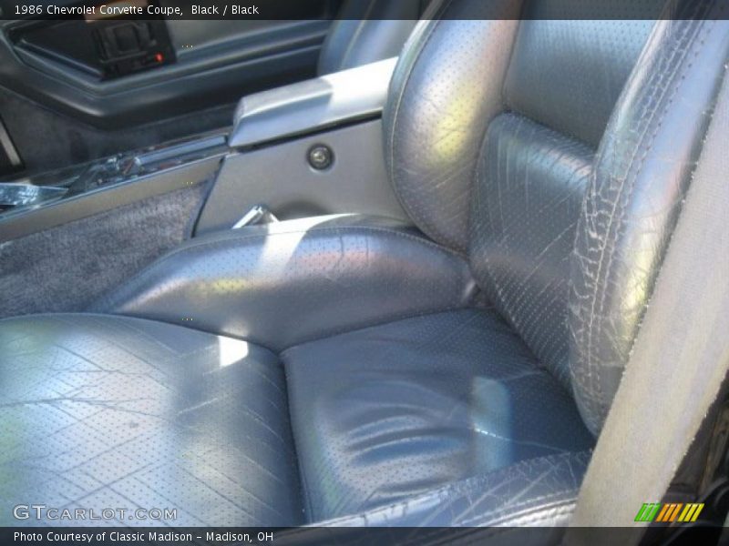 Black / Black 1986 Chevrolet Corvette Coupe