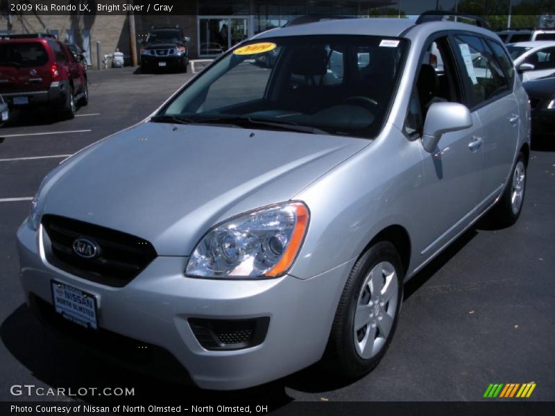 Bright Silver / Gray 2009 Kia Rondo LX
