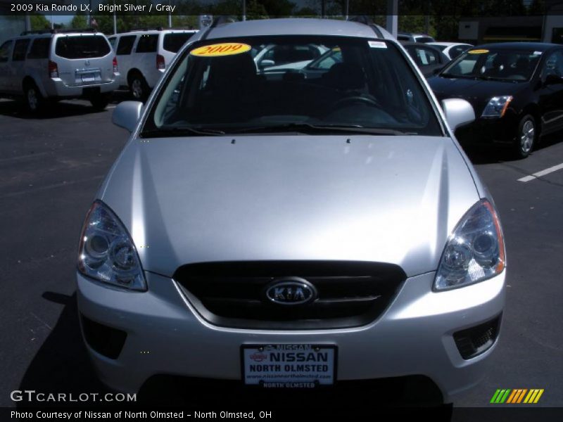Bright Silver / Gray 2009 Kia Rondo LX