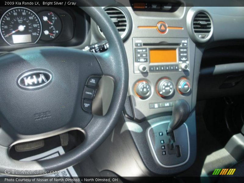 Bright Silver / Gray 2009 Kia Rondo LX