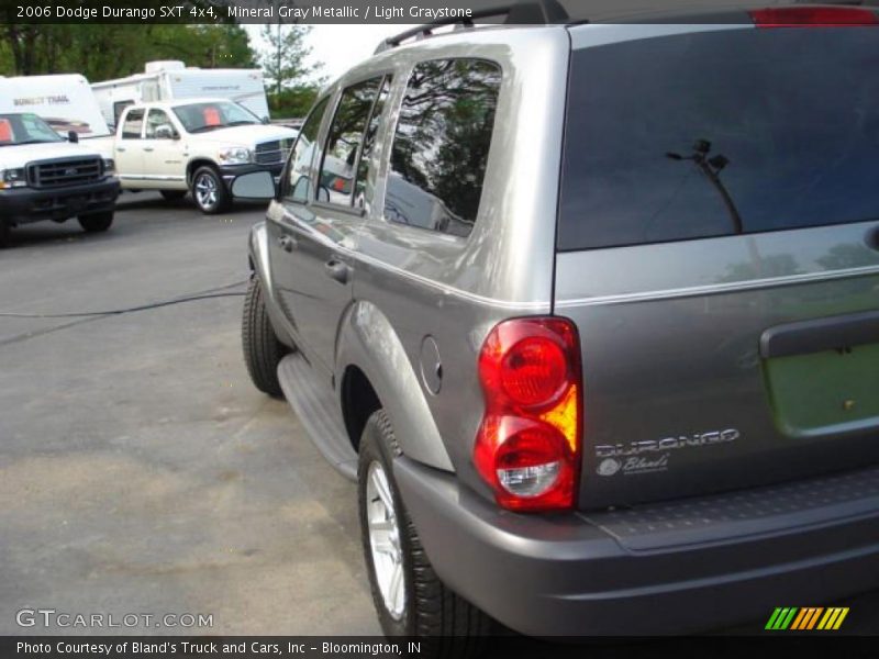 Mineral Gray Metallic / Light Graystone 2006 Dodge Durango SXT 4x4