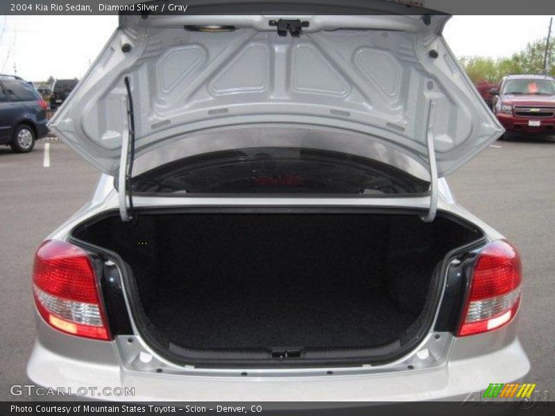 Diamond Silver / Gray 2004 Kia Rio Sedan