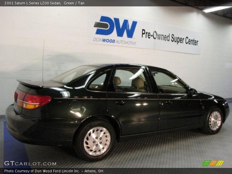 Green / Tan 2001 Saturn L Series L200 Sedan