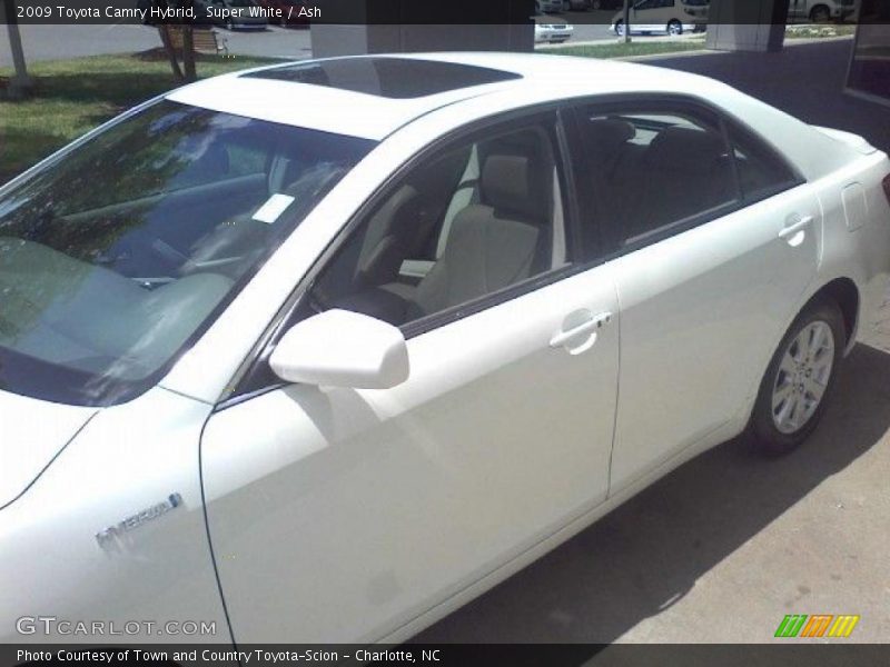 Super White / Ash 2009 Toyota Camry Hybrid