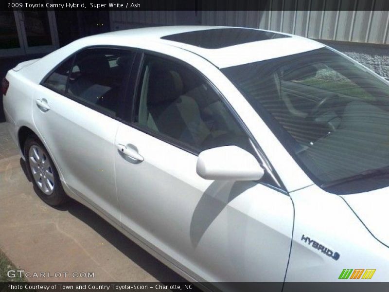 Super White / Ash 2009 Toyota Camry Hybrid