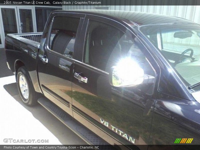 Galaxy Black / Graphite/Titanium 2005 Nissan Titan LE Crew Cab