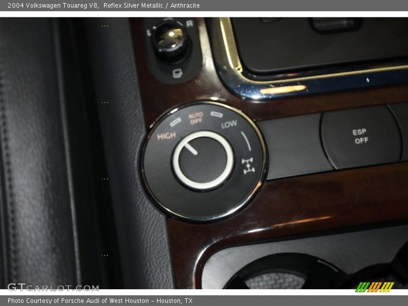Reflex Silver Metallic / Anthracite 2004 Volkswagen Touareg V8