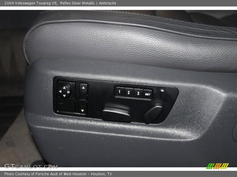 Reflex Silver Metallic / Anthracite 2004 Volkswagen Touareg V8