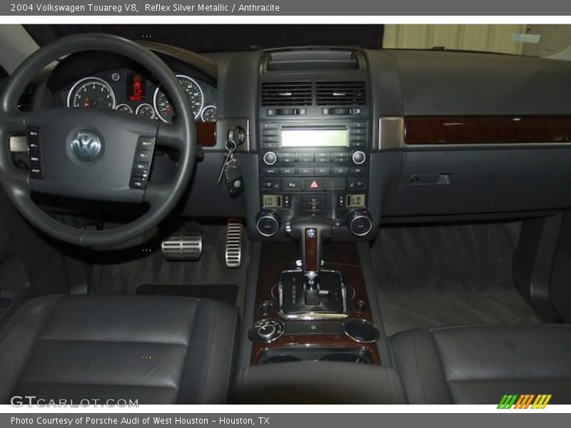 Reflex Silver Metallic / Anthracite 2004 Volkswagen Touareg V8