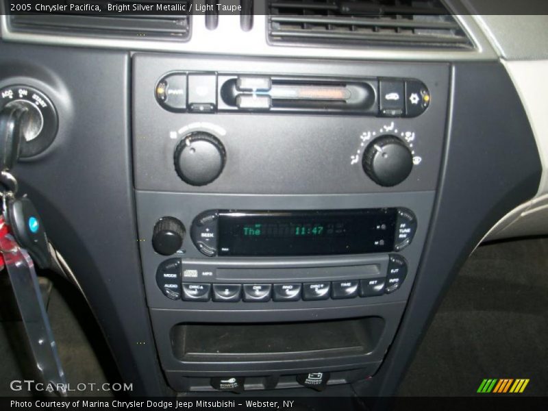 Bright Silver Metallic / Light Taupe 2005 Chrysler Pacifica