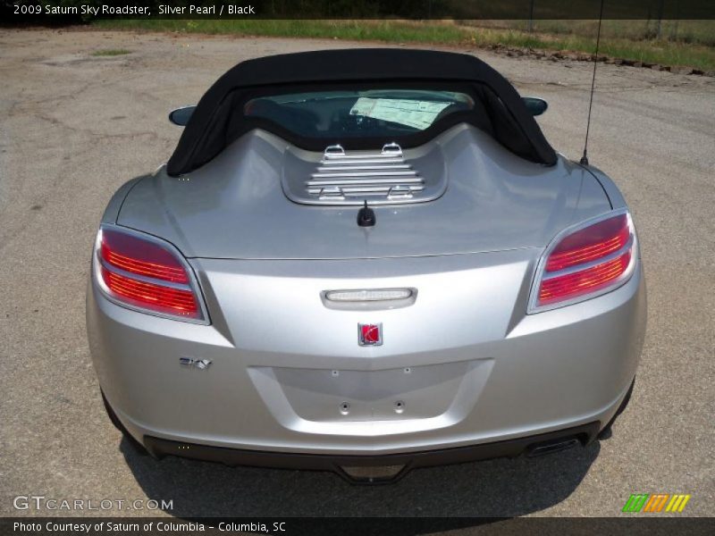 Silver Pearl / Black 2009 Saturn Sky Roadster