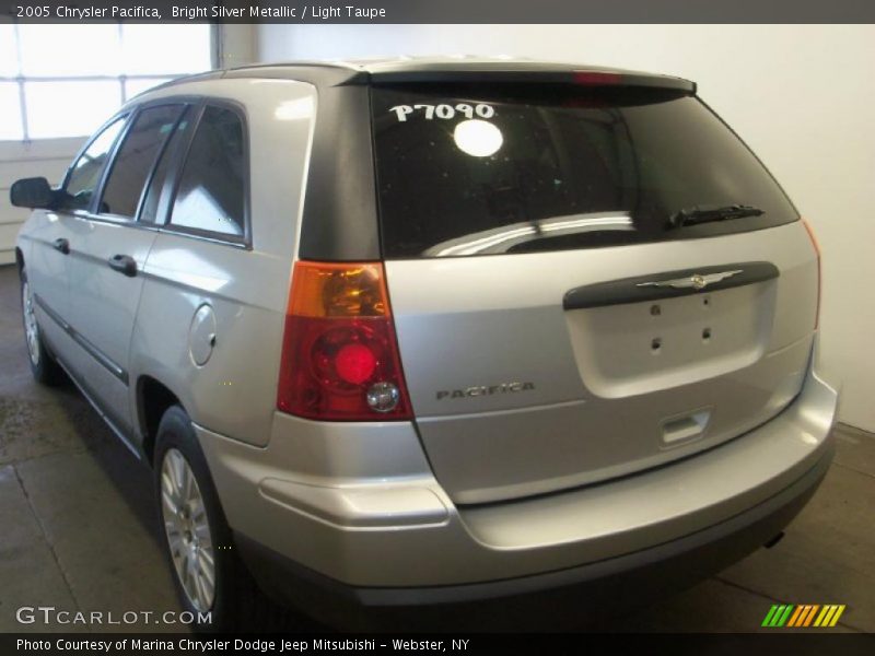 Bright Silver Metallic / Light Taupe 2005 Chrysler Pacifica