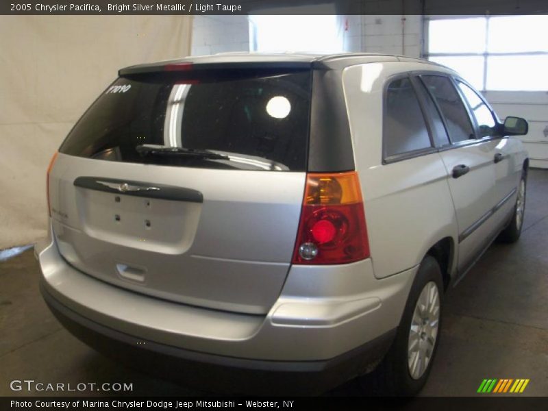 Bright Silver Metallic / Light Taupe 2005 Chrysler Pacifica