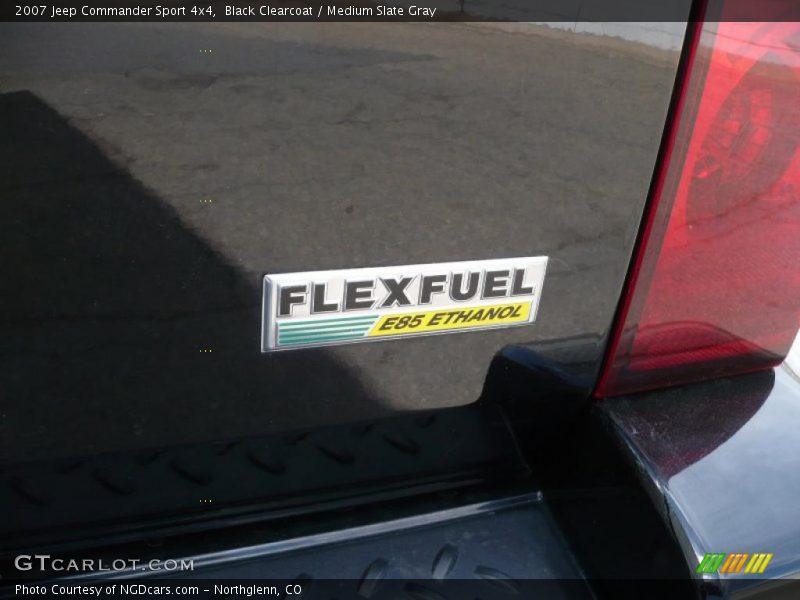 Black Clearcoat / Medium Slate Gray 2007 Jeep Commander Sport 4x4