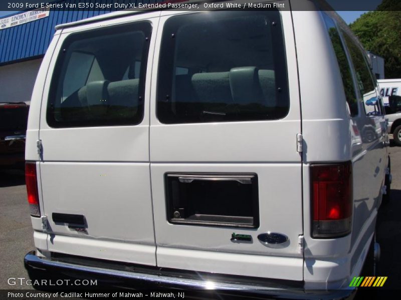 Oxford White / Medium Flint 2009 Ford E Series Van E350 Super Duty XL Extended Passenger