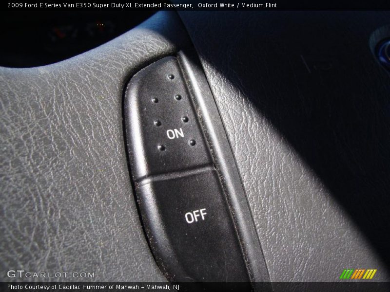 Oxford White / Medium Flint 2009 Ford E Series Van E350 Super Duty XL Extended Passenger