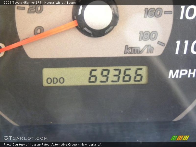 Natural White / Taupe 2005 Toyota 4Runner SR5