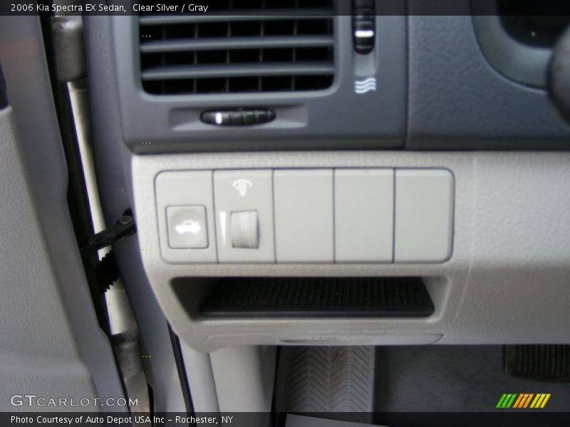 Clear Silver / Gray 2006 Kia Spectra EX Sedan