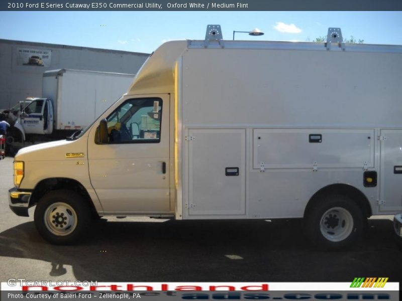 Oxford White / Medium Flint 2010 Ford E Series Cutaway E350 Commercial Utility