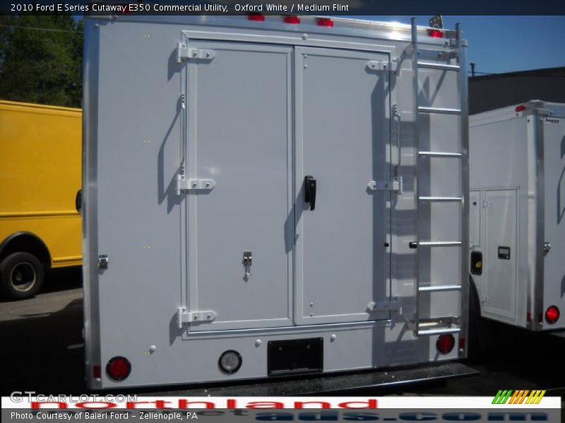 Oxford White / Medium Flint 2010 Ford E Series Cutaway E350 Commercial Utility
