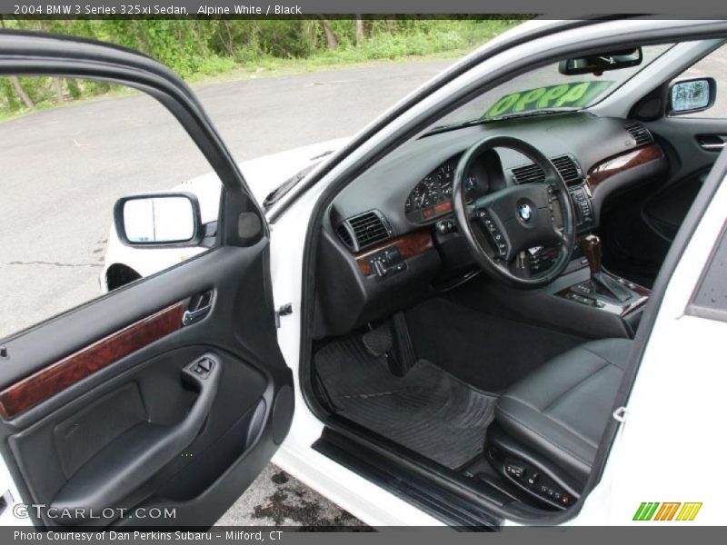 Alpine White / Black 2004 BMW 3 Series 325xi Sedan