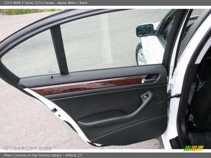 Alpine White / Black 2004 BMW 3 Series 325xi Sedan