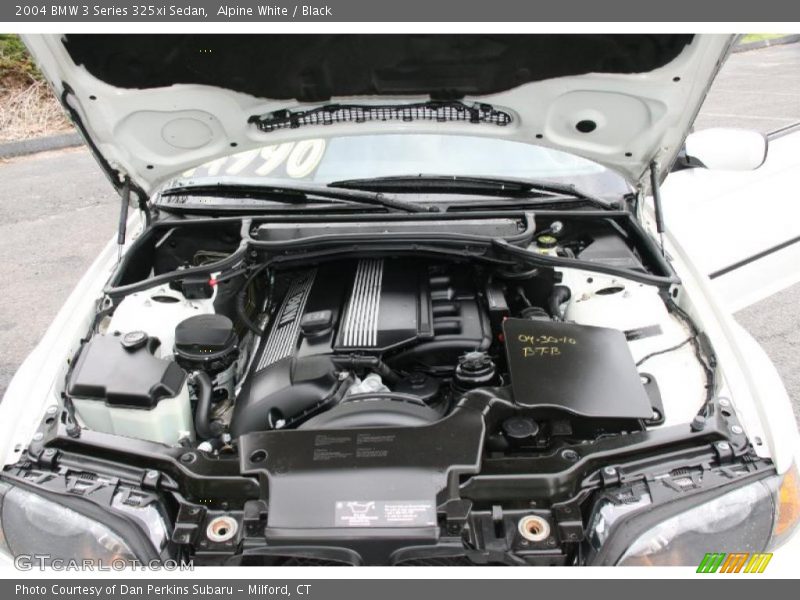 Alpine White / Black 2004 BMW 3 Series 325xi Sedan