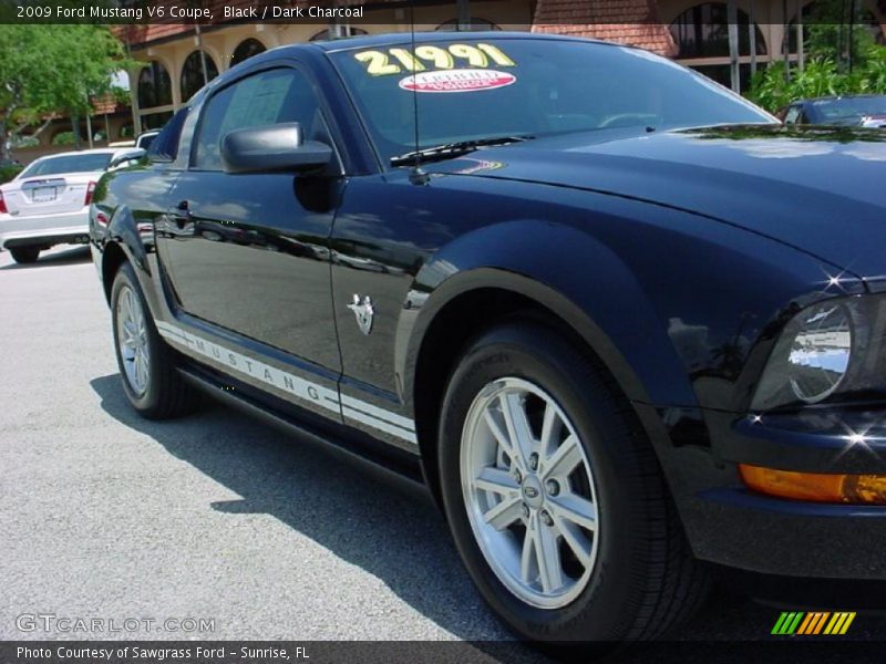 Black / Dark Charcoal 2009 Ford Mustang V6 Coupe