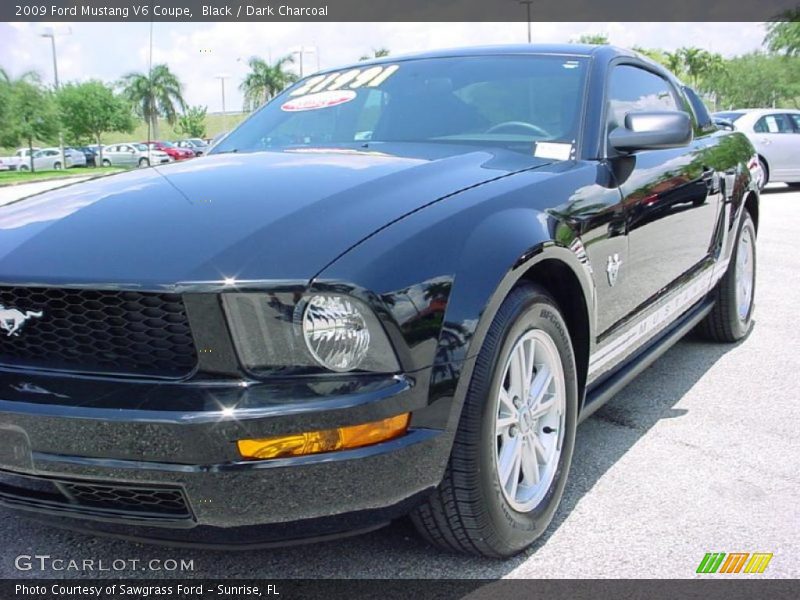 Black / Dark Charcoal 2009 Ford Mustang V6 Coupe