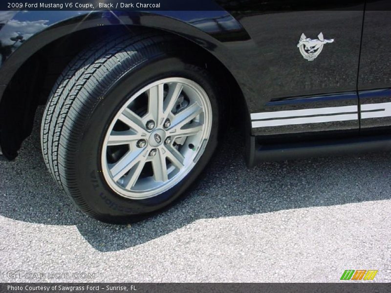 Black / Dark Charcoal 2009 Ford Mustang V6 Coupe