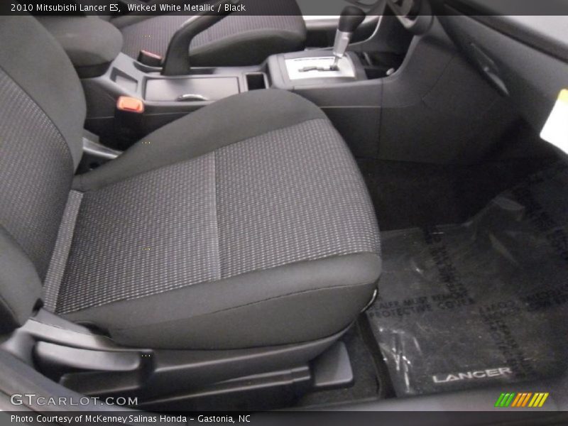 Wicked White Metallic / Black 2010 Mitsubishi Lancer ES