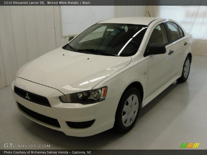 Wicked White Metallic / Black 2010 Mitsubishi Lancer DE