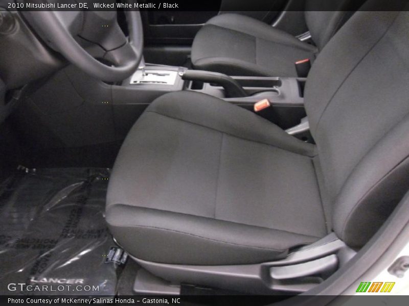 Wicked White Metallic / Black 2010 Mitsubishi Lancer DE