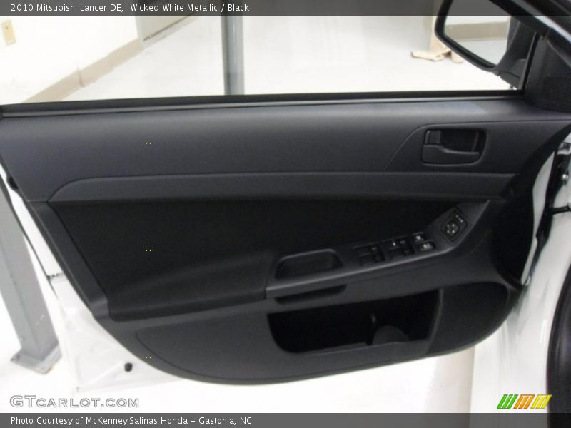 Wicked White Metallic / Black 2010 Mitsubishi Lancer DE