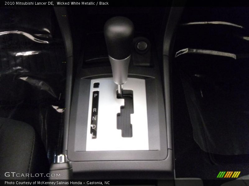 Wicked White Metallic / Black 2010 Mitsubishi Lancer DE