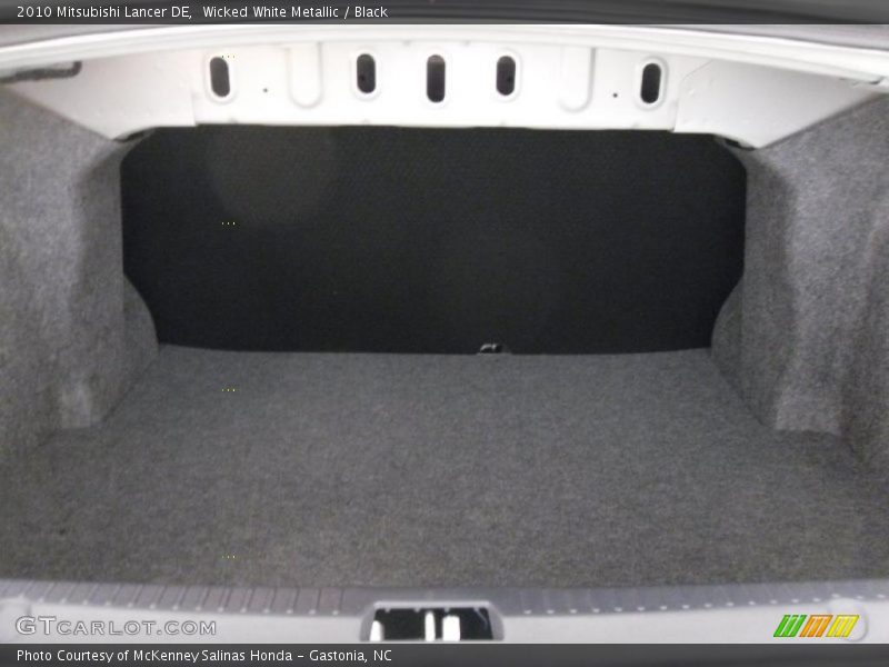 Wicked White Metallic / Black 2010 Mitsubishi Lancer DE