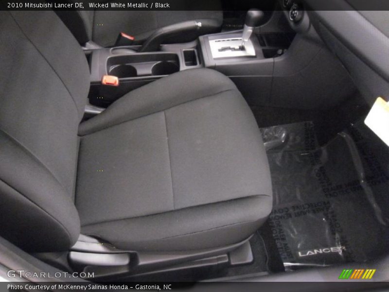Wicked White Metallic / Black 2010 Mitsubishi Lancer DE