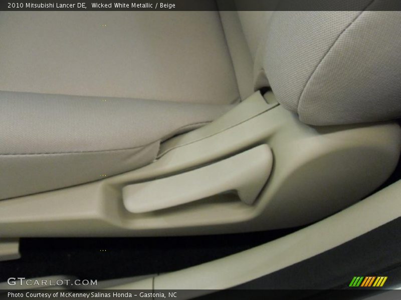 Wicked White Metallic / Beige 2010 Mitsubishi Lancer DE